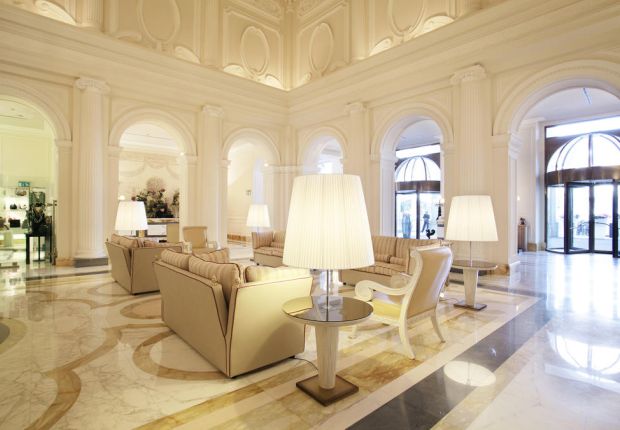 La hall dell'Hotel Boscolo Exedra di Roma