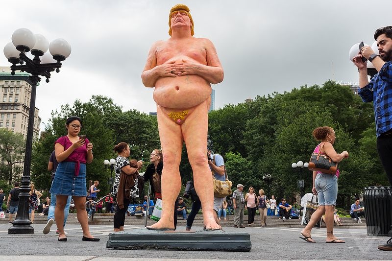 trump nudo