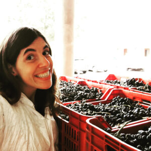 in-calabria-la-rinascita-del-vino-passa-dalle-donne