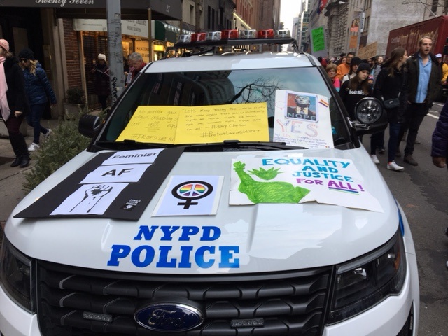 women-march-ny-police