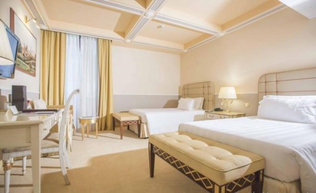 Golden Tower Hotel Fi