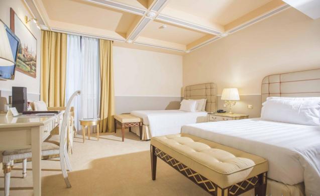 Golden Tower Hotel Fi