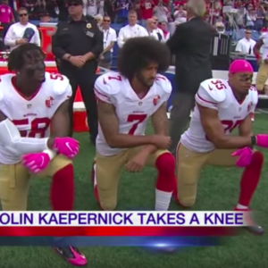 Kaepernick-NFL-inginocchiato