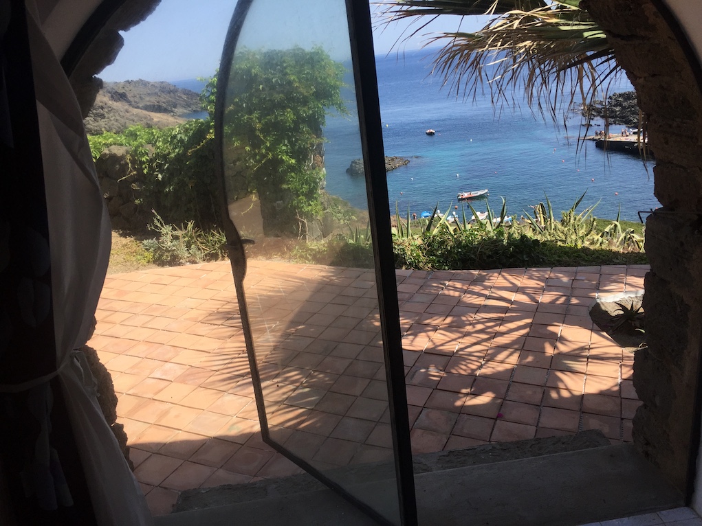 pantelleria-casa-brambilla-finestra.jpg