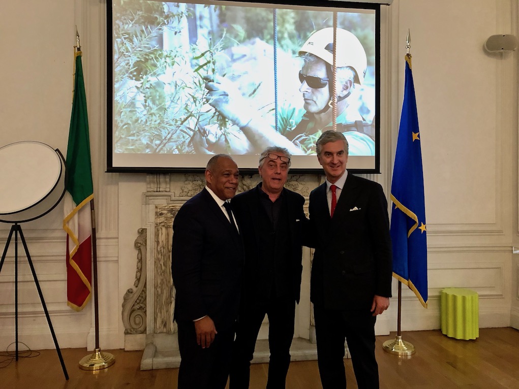 L'architetto Stefano Boeri (al centro) con il commissario del New York City Parks Department (a sinistra) Mitchell J. Silver e il Console Generale Francesco Genuardi (a destra).