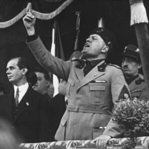 benito-mussolini-Bundesarchiv_Bild_Mussolini_in_Mailand