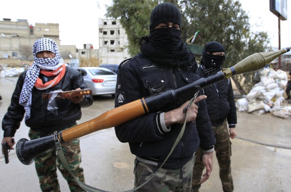Le Monde: "Assad usa armi chimiche"