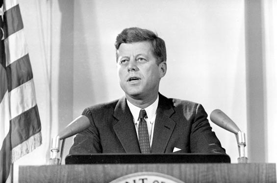 Il diritto alla verità e alla conoscenza. Riflessioni e divagazioni a partire da un libro di Stefano Vaccara Il Presidente John F. Kennedy