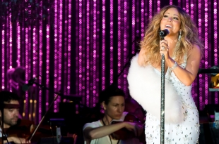 Charity Concert a NY: eventi gratis per i fan e beneficenza per i poveri Mariah Carey durante il concerto di beneficenza a Central Park