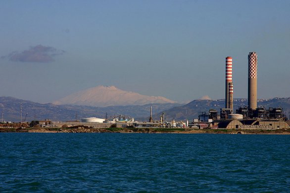 Gela, i signori dell'inquinamento e un territorio dove la mafia ha vinto