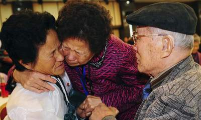 Ricongiungimenti familiari tra le due Coree e venti di guerra Il toccante ricongiungimento di una famiglia coreana divisa tra Nord e Sud