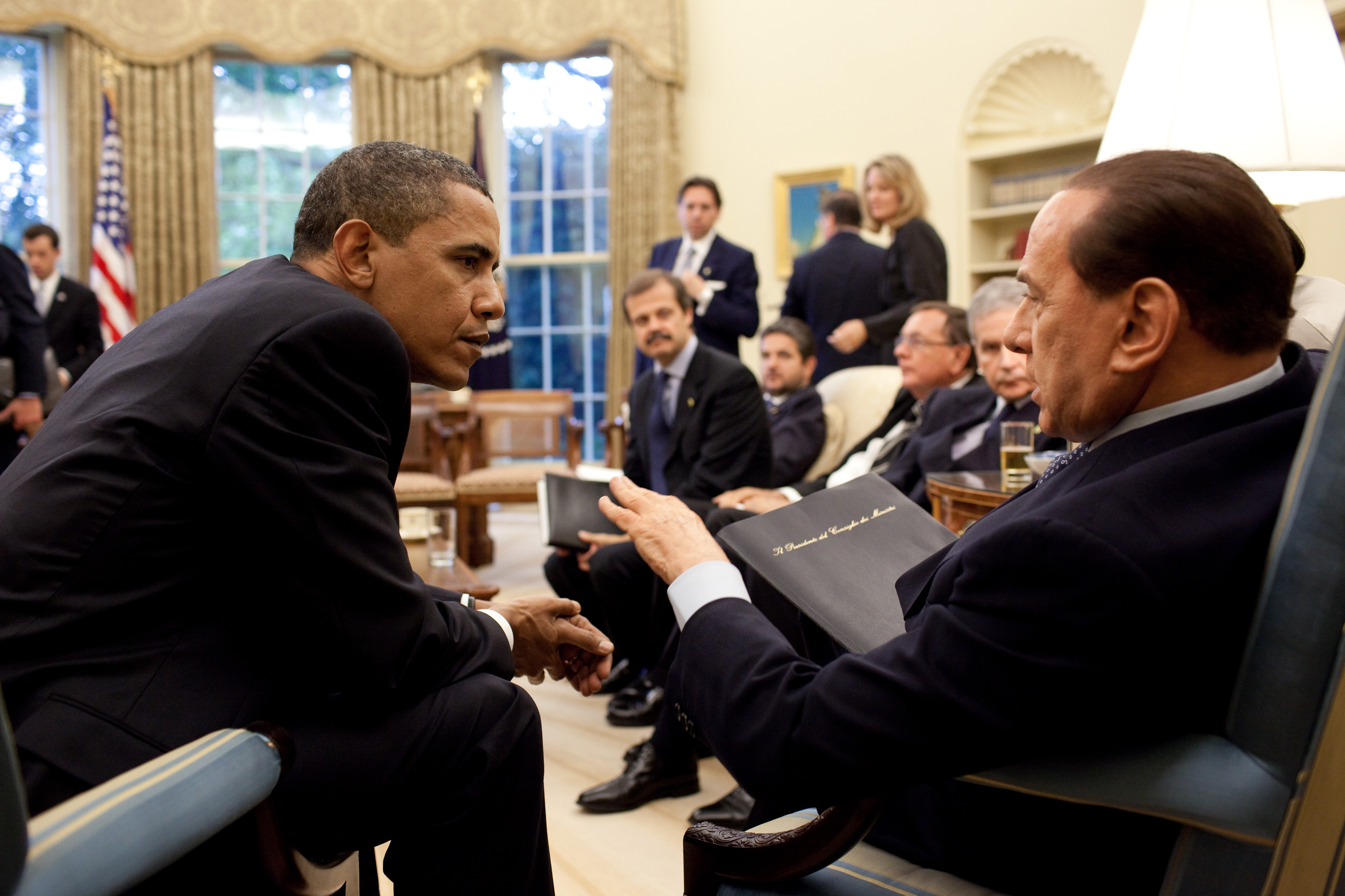 Gli ultimi giorni al potere: Silvio Berlusconi alla Casa Bianca con il Presidente Barack Obama