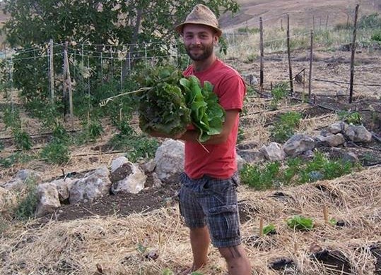 La rivoluzione a colpi di zappa. Intervista con Emanuele Feltri l’agricoltore minacciato dalla mafia