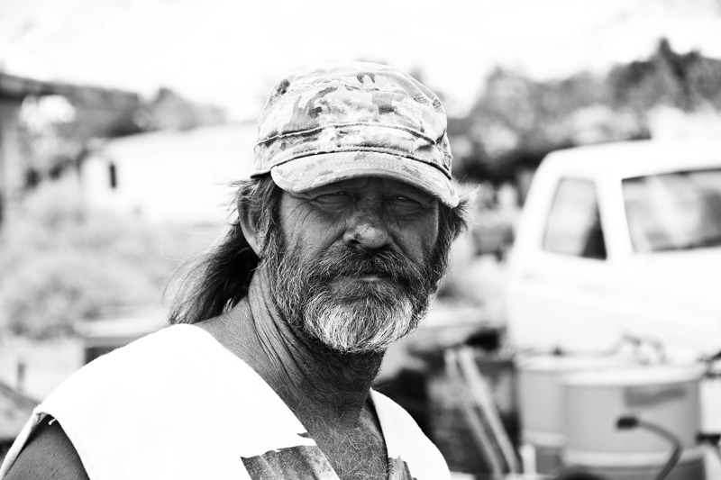 Uomo con barba: John of Beatty's flea market, Beatty. NV