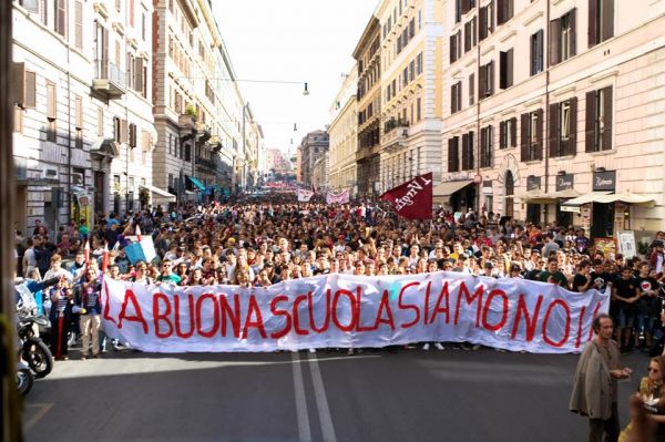 Scuola in Sicilia, scatta l’ora X: 20 mila docenti precari a rischio trasferimento nel Nord