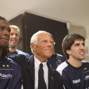 80 anni di basket con l'Olimpia Milano, da Chicago a New York Giorgio Armani, patron dell'Olimpia dal 2008, insieme ad alcuni giocatori