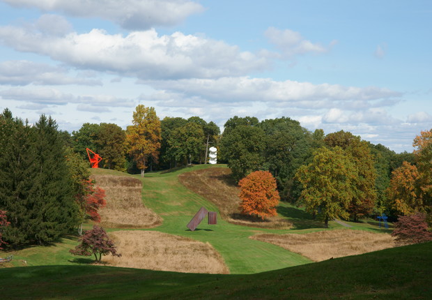 Alexander Liberman
Foreground:
Menashe Kadishman
Suspended, 1977
Weathering steel.
Gift of Muriel and Philip I. Berman, Allentown, PA.
©Menashe Kadishman.
Adam, 1970
Painted stee.
Gift of the Ralph E. Ogden Foundation, Inc.
© The Alexander Liberman Trust.
Alice Aycock
Three-Fold Manifestation II, 1987 (refabricated 2006)
Painted steel and aluminum, 29' 3