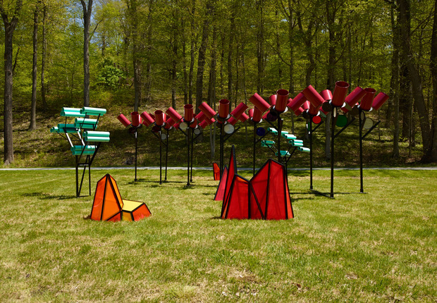 Alternative Landscape Components
2006
Trees, bushes, rocks made of painted steel, steel drums, PVC pipe, acrylic . ©Dennis Oppenheim
Courtesy Dennis Oppenheim Estate
Photo: Jeffrey Sturges