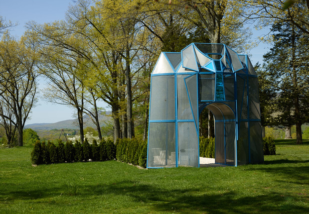 Entrance to a Garden
2002
Painted steel angle, perforated stainless steel, bolts, landscaping material. ©Dennis Oppenheim
Courtesy Dennis Oppenheim Estate
Photo: Jeffrey Sturges