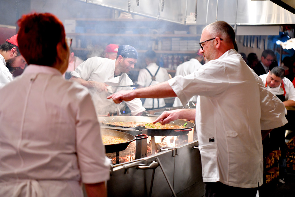 Hudson Yards VIP Grand Opening Event- Arrivals NEW YORK, NEW YORK - MARCH 14: Chefs prepare bites for guests at The Shops & Restaurants at Hudson Yards Preview Celebrationñ Red Carpet Arrivals on March 14, 2019 in New York City. (Photo by Clint Spaulding/Getty Images for Related)
