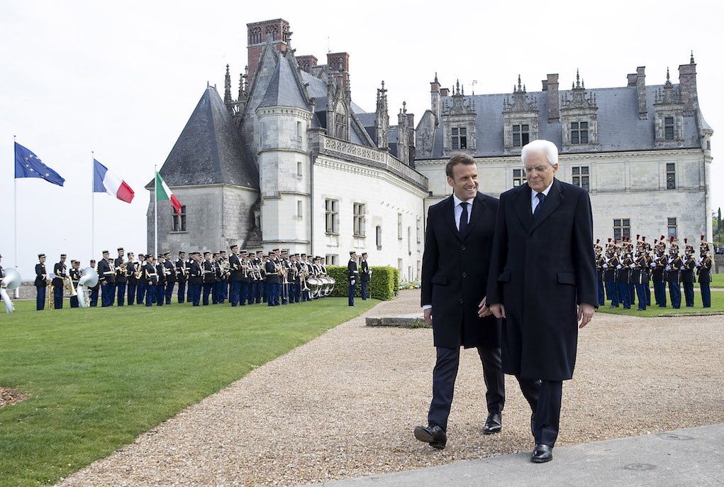leonardo-macron-mattarella-castello Amboise - Il Presidente della Repubblica Sergio Mattarella con il Presidente della Repubblica Francese Emmanuel Macron al Castello di Amboise, in occasione delle celebrazioni francesi per il 500esimo anniversario della morte di Leonardo da Vinci, oggi 2 maggio 2019.
(Foto di Paolo Giandotti - Ufficio per la Stampa e la Comunicazione della Presidenza della Repubblica)