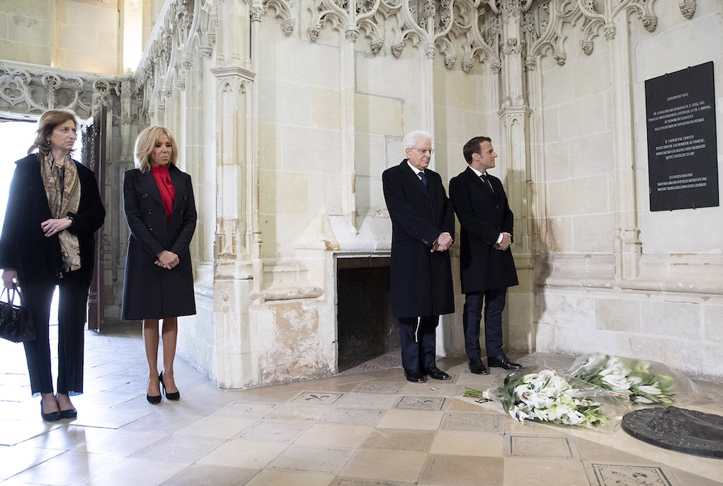 leonardo-mattarella-macron-tomba-da-vinci Amboise - Il Presidente della Repubblica Sergio Mattarella con il Presidente della Repubblica Francese Emmanuel Macron al Castello di Amboise, in occasione delle celebrazioni francesi per il 500esimo anniversario della morte di Leonardo da Vinci, oggi 2 maggio 2019.
(Foto di Paolo Giandotti - Ufficio per la Stampa e la Comunicazione della Presidenza della Repubblica)