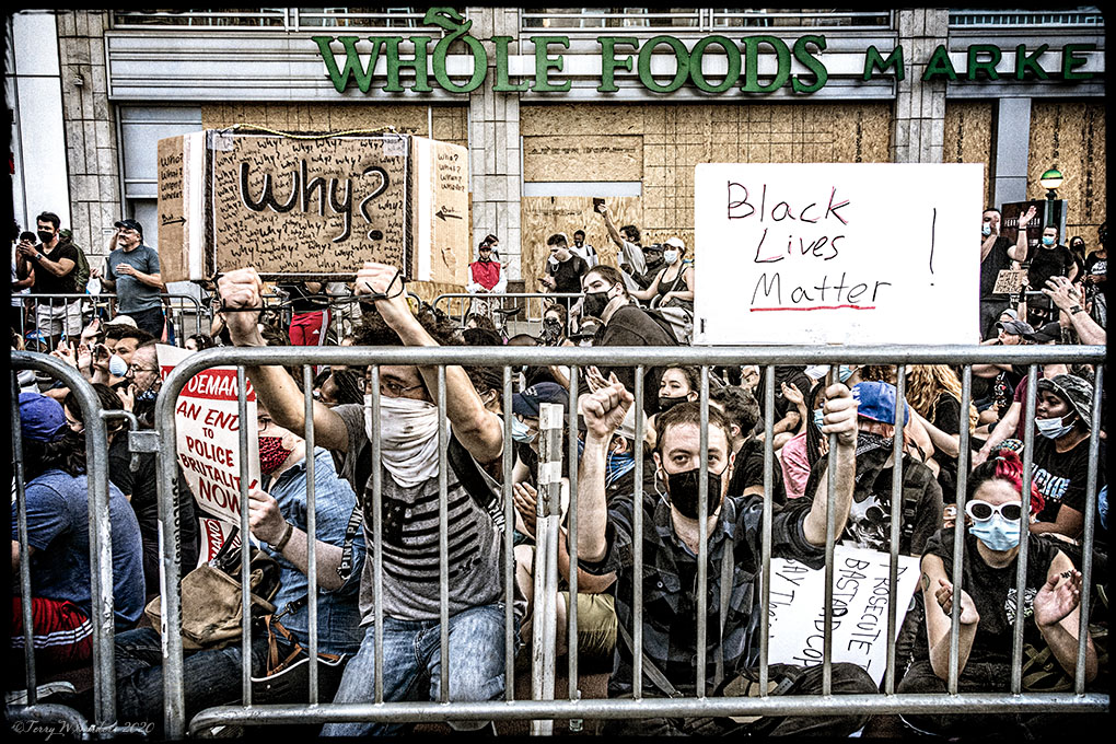 giugno_blm_unionsq_newyork_pandemia-proteste-terrywsanders Giugno 2020, Union Square, New York, Black Lives Matter cattura l'attenzione del pianeta (di Terry W. Sanders)