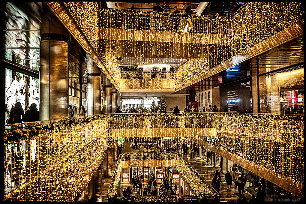 sfarzo-ricchi-hudson-yards-shoppingmall-newyork-terrywsanders Lo sfarzo, Hudson Yards, 20, Shopping Mall, New York (di Terry W. Sanders)
