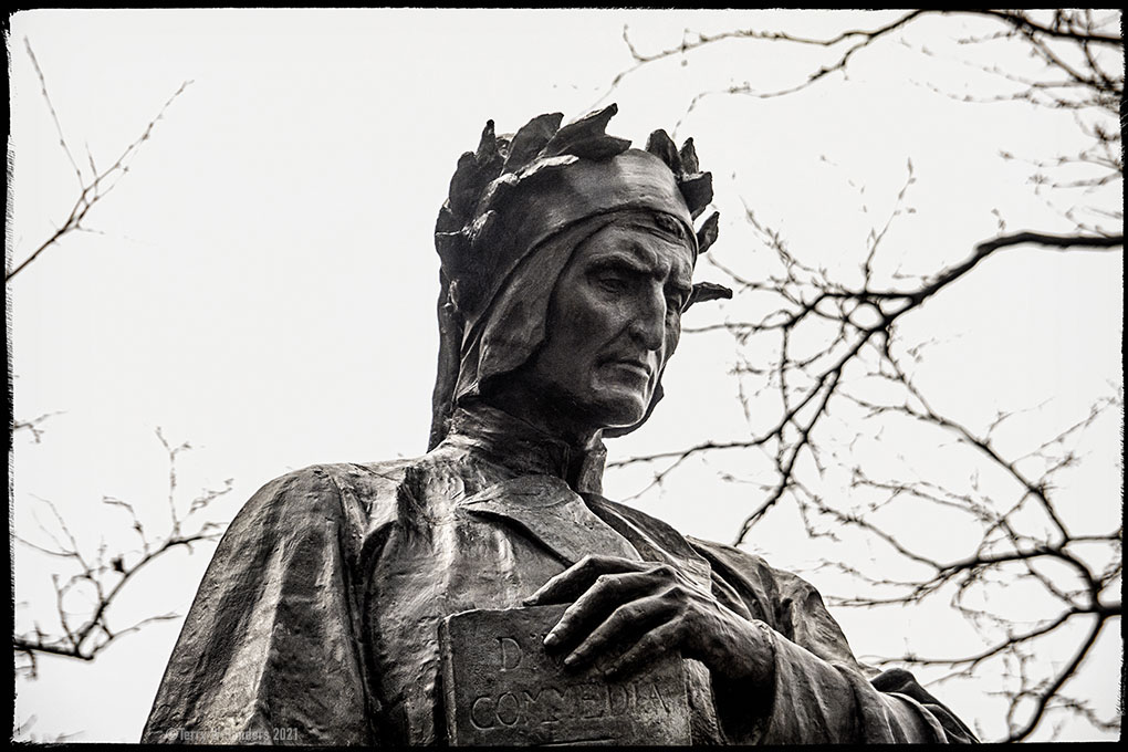The Statue of Dante Alighieri in Manhattan (Photo by Terry W. Sanders)