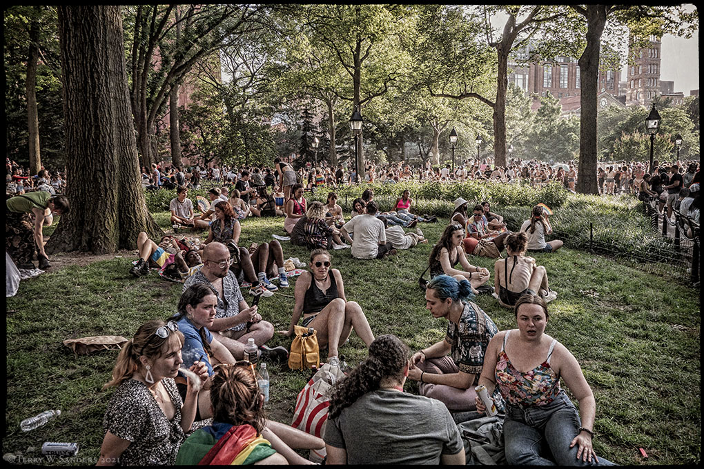 Terry-Sanders-GayPride_WashSq_Crowd_062721_LVN Washington Sq, Crowd 1