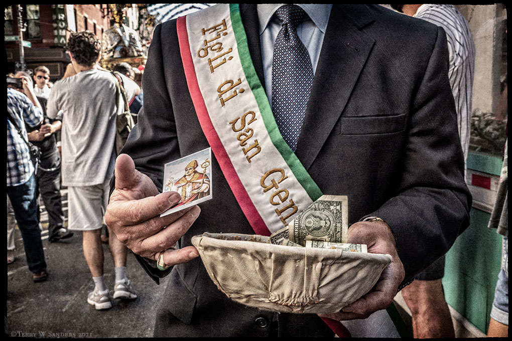 San Gennaro, Procession Money