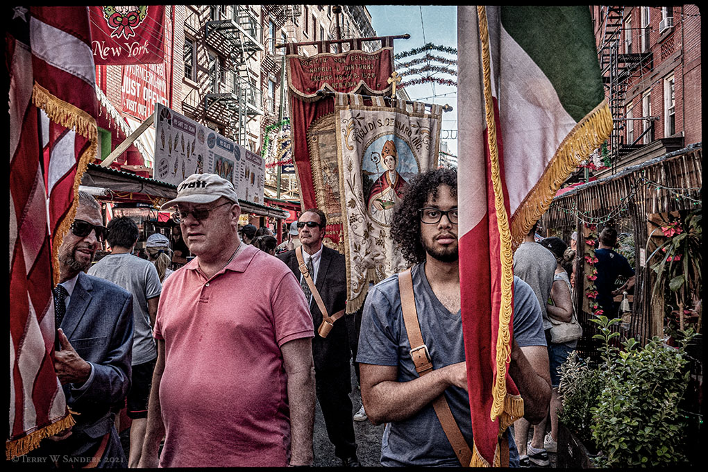 San Gennaro, Procession Flags