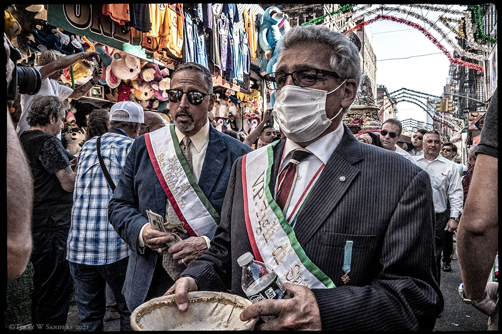 San Gennaro, Procession Money