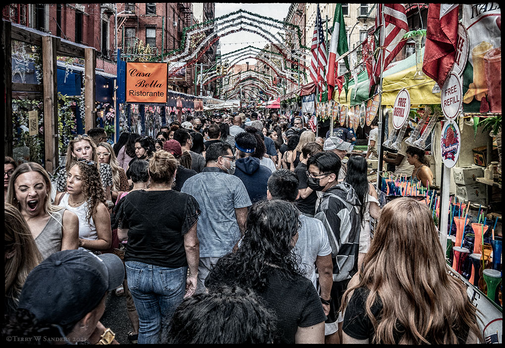 San Gennaro, Crowd