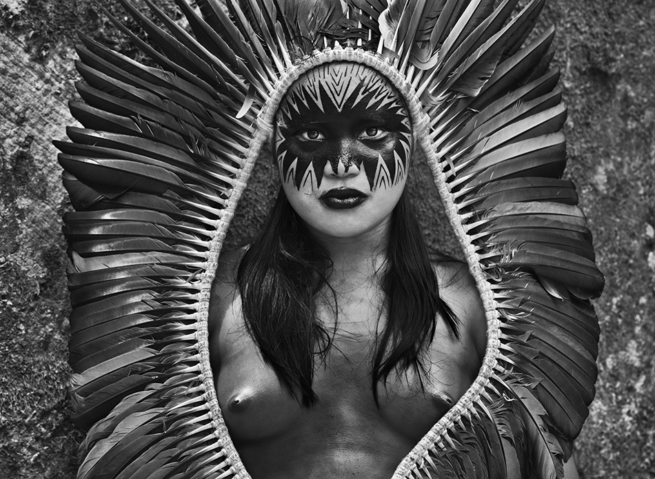 © Sebastião SALGADO Indiana Yawanawá. Stato di Acre, Brasile, 2016 (@Sebastião Salgado)