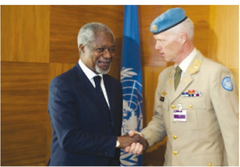 ONU/ I nemici del piano di Annan Kofi Annan con il generale norvegese Robert Mood