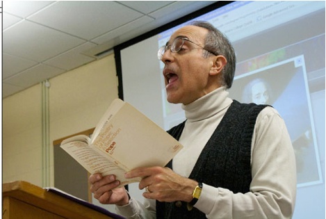 LETTERATURA/ La Trinacria del Prof. Di Renzo Il Prof. Anthony Di Renzo durante una lezione