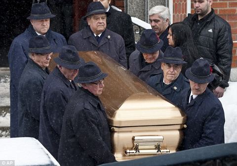 La "Pasticca Connection" tra il Canada e la Sicilia I funerali del boss siculo-canadese Rizzuto