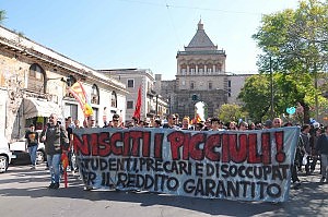 Studenti disoccupati e precari durante una manifestazione a Palermo