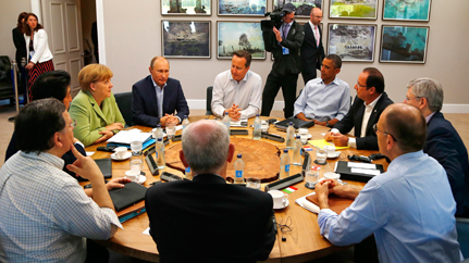 Un' immagine del vertice G-8 organizzato dalla Gran Bretagna in Irlanda del Nord: alla tavola dei grandi, con il Presidente Barack Obama e gli altri leader, ha trovato ancora una volta posto il nuovo premier italiano Enrico Letta
