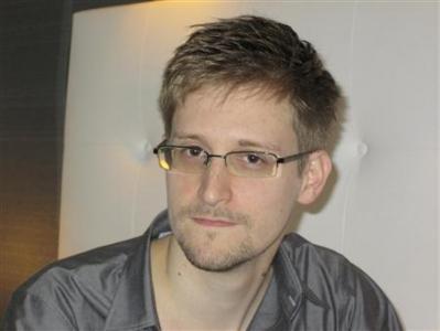 Edward Snowden in fuga da Hong Kong aiutato dalla Cina e da Wikileaks Edward Snowden