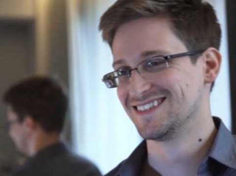Schiaffo di Putin ad Obama, concesso l'asilo politico a Snowden Edward Snowden