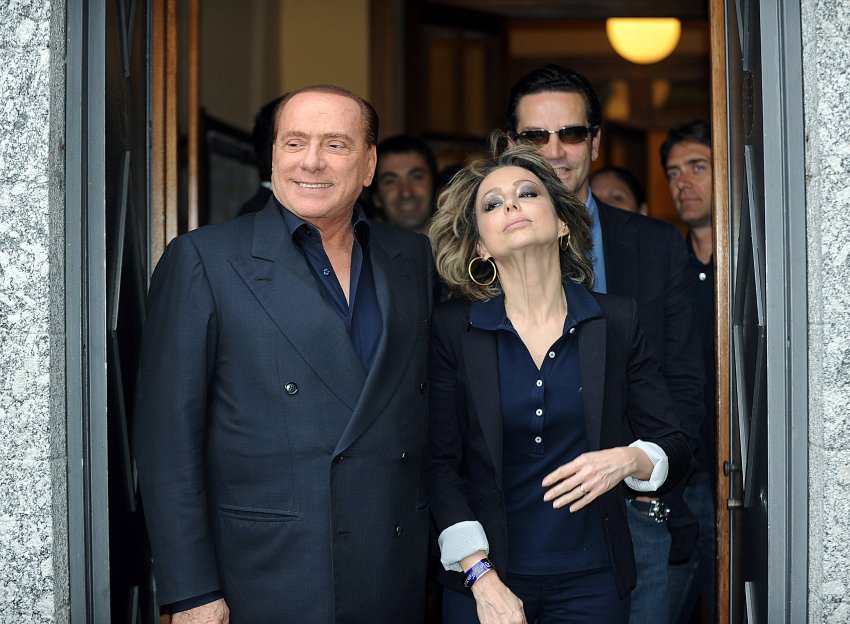 Silvio il maschilista ristabilisce il matriarcato Silvio Berlusconi con la primogenita Marina