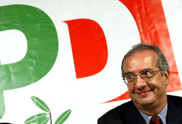 Walter, il newyorkese che ci snobba Walter Veltroni, ex vice presidente del Consiglio, ex ministro, ex sindaco di Roma ed ex Segretario del PD