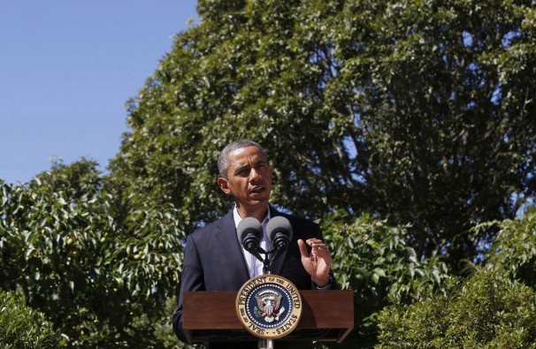 Obama finalmente si muove, ma in ritardo e così non basta Barack Obama annuncia la sospensione delle esercitazioni militari con l'Egitto