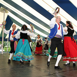 La cultura italiana festeggiata alla Hofstra University Danze delle tradizioni regionali italiane domenica scorsa durante il Festival alla Hofstra University
