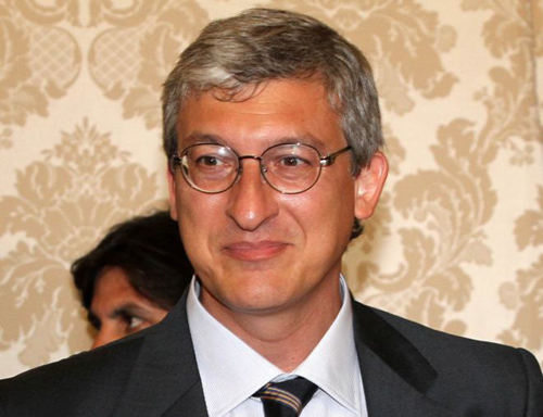 Il rilancio del Sud? La secessione dall'Italia con l'appoggio dell'UE Marco Esposito, ex assessore a Napoli della giunta De Magistris e tra i fondatori del movimento separatista Unione Mediterranea
