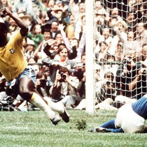 Molto più che un "beautiful game": il calcio nei suoi aspetti culturali, sociali e politici Pelè esulta per il gol nella finale Brasile-Italia dei Mondiali messicani del 1970