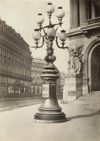 1-Charles_Marville,_Opéra_Candèlabre_à_7_lumières_avec_globe,_c._1874