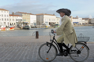 Se il teatro va al cinema, Molière va in bicicletta Fabrice Luchini nei panni di Serge nel film di Philippe Le Guay Bicycling with Molière. Courtesy: Strand Releasing